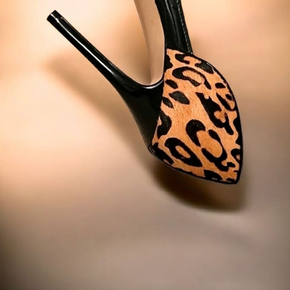 Guess Carrie Cheetah Print Suede Stilettos Custom Gold Toe Women's Size 6.5 - Picture 10 of 11